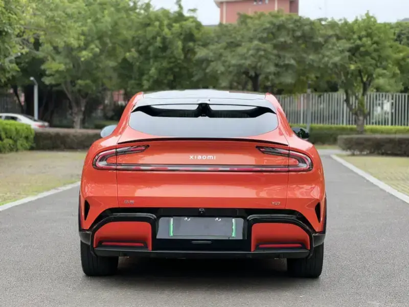 2025 Xiaomi YU7 с пробегом 5 000 км