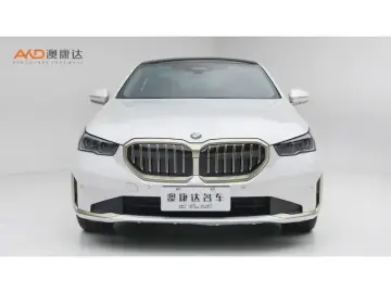 2024 BMW 5 серии с пробегом 10 900 км