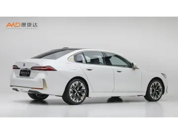 2024 BMW 5 серии с пробегом 10 900 км