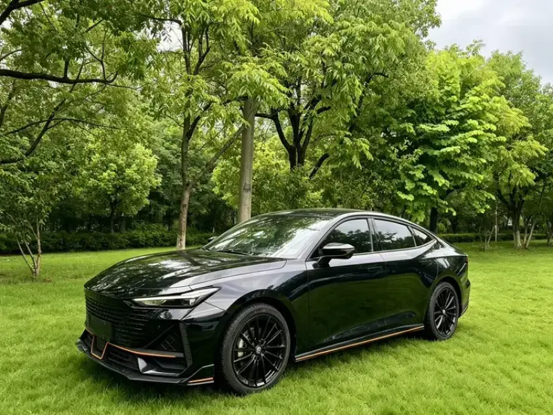 2023 Changan UNI-V с пробегом 8 000 км