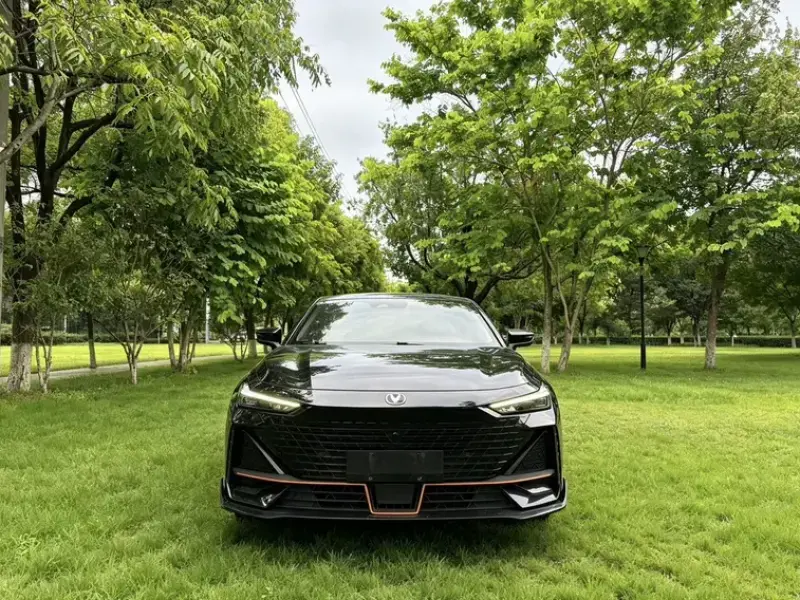 2023 Changan UNI-V с пробегом 8 000 км