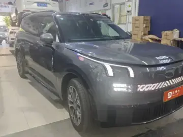 2025 Lynk & Co 900 с пробегом 18 100 км