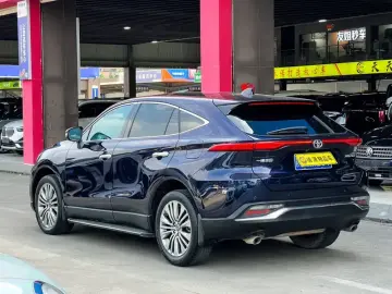 2022 Toyota Harrier с пробегом 87 000 км