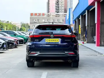 2022 Toyota Harrier с пробегом 87 000 км