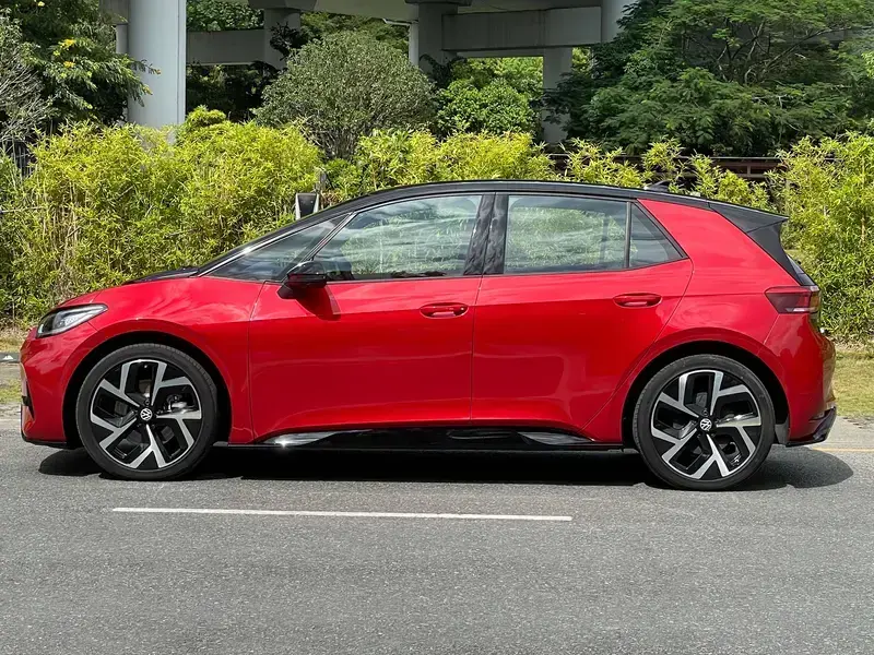 2026 Volkswagen ID.3 с пробегом 16 000 км