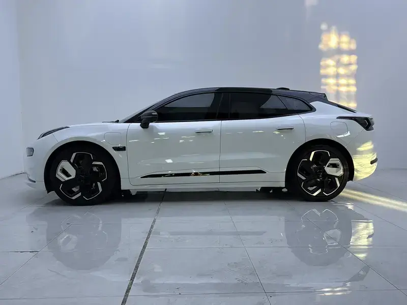 2023 Zeekr 001 с пробегом 64 200 км