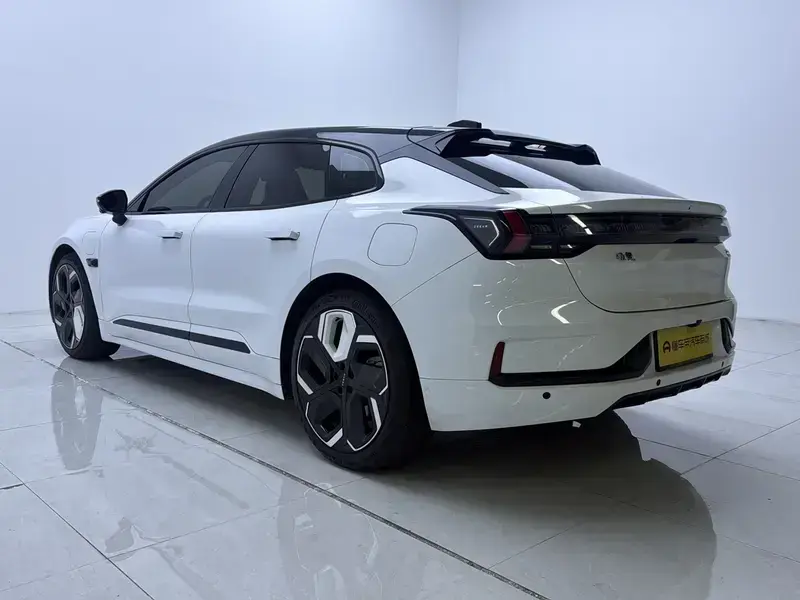 2023 Zeekr 001 с пробегом 64 200 км