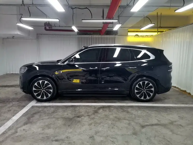 2026 Zeekr 8X с пробегом 5 500 км