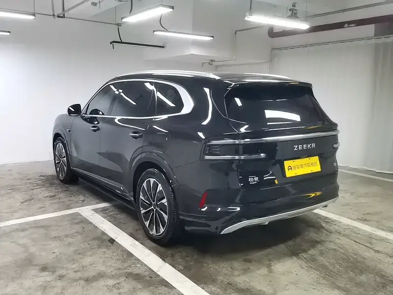 2026 Zeekr 8X с пробегом 5 500 км