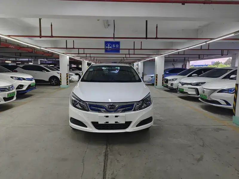 2018 BYD E5 с пробегом 100 000 км