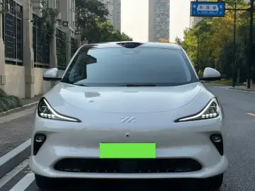 2025 IM Motors (Zhiji) LS6 с пробегом 40 000 км
