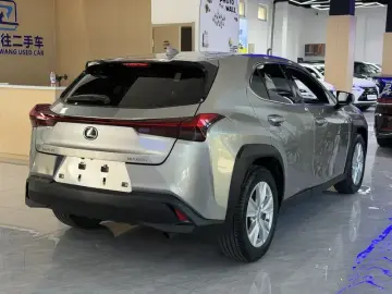 2020 Lexus UX с пробегом 55 000 км
