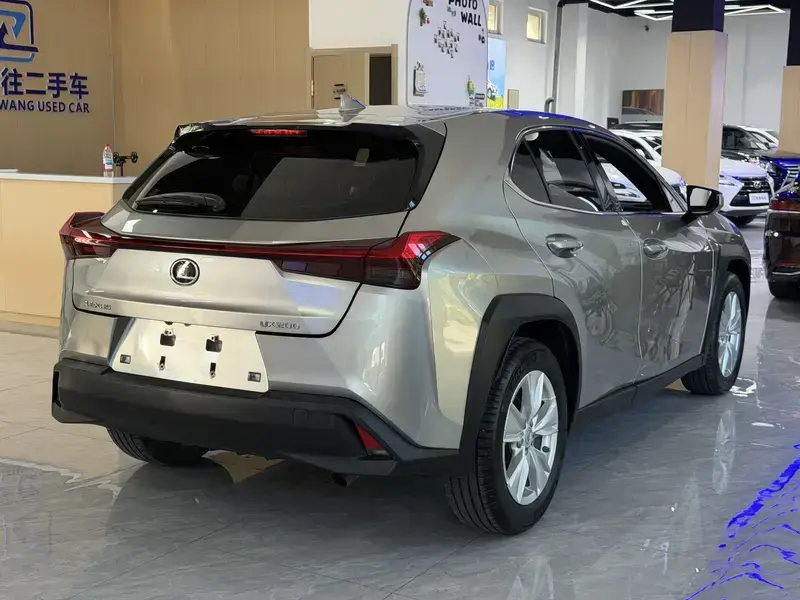 2020 Lexus UX с пробегом 55 000 км