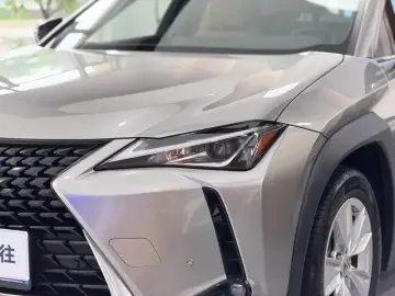 2020 Lexus UX с пробегом 55 000 км