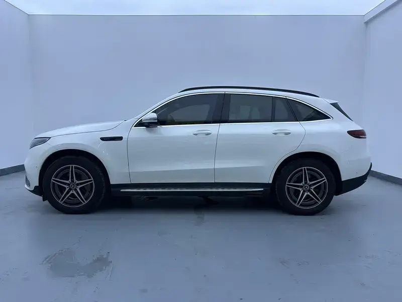 2021 Mercedes-Benz EQC с пробегом 43 900 км