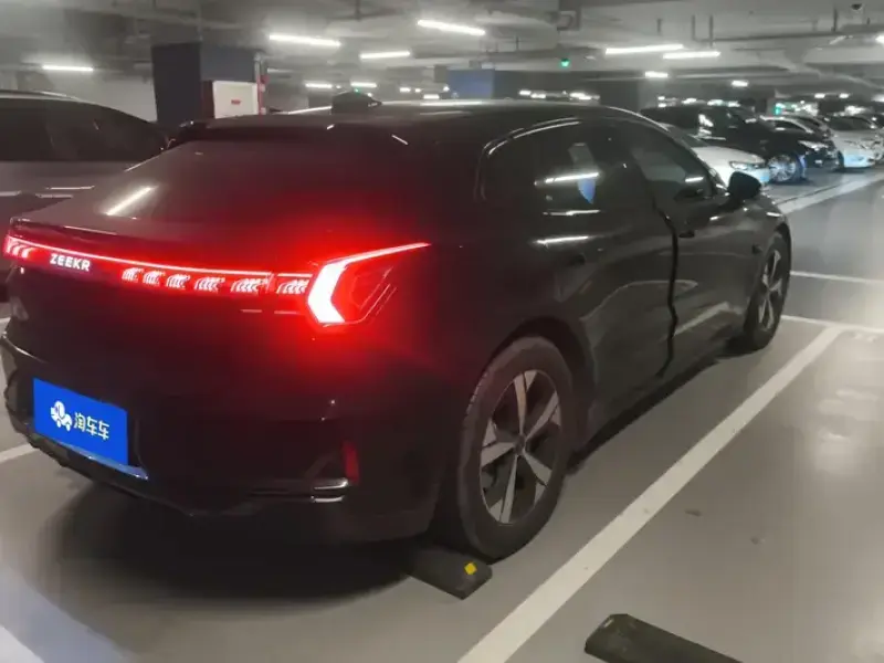 2023 Zeekr 001 с пробегом 39 000 км