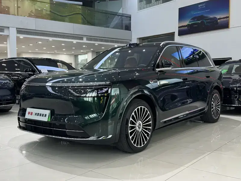 2025 Aito M8 с пробегом 19 000 км