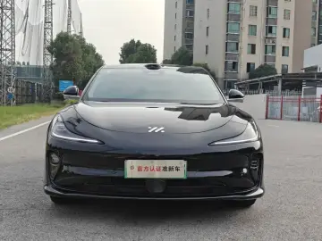 2025 IM Motors (Zhiji) L6 с пробегом 13 400 км