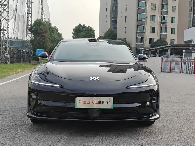 2025 IM Motors (Zhiji) L6 с пробегом 13 400 км