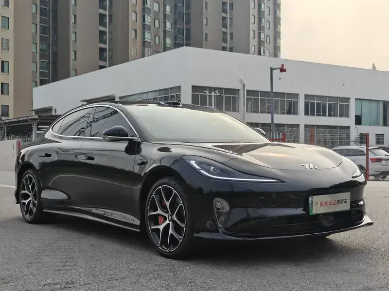 2025 IM Motors (Zhiji) L6 с пробегом 13 400 км