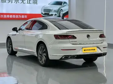 2021 Volkswagen Passat CC с пробегом 35 000 км