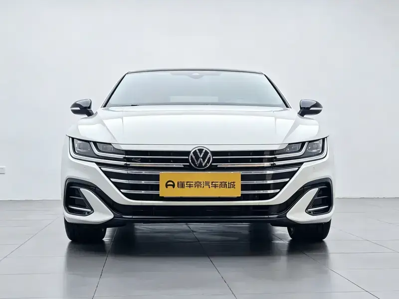 2025 Volkswagen Passat CC с пробегом 33 100 км