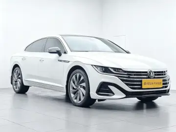 2025 Volkswagen Passat CC с пробегом 33 100 км