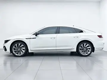 2025 Volkswagen Passat CC с пробегом 33 100 км