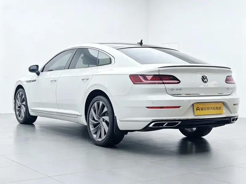 2025 Volkswagen Passat CC с пробегом 33 100 км