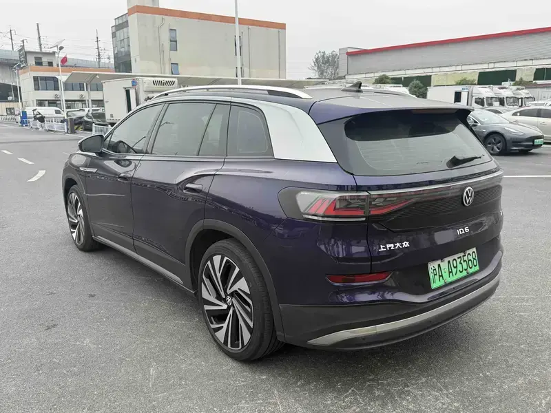 2021 Volkswagen ID.6 с пробегом 40 000 км
