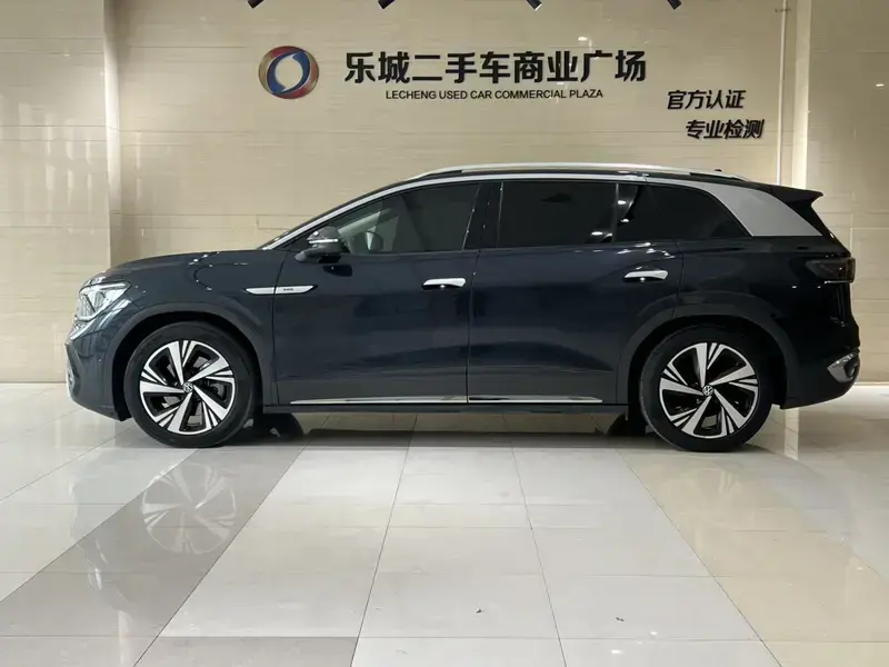 2022 Volkswagen ID.6 с пробегом 40 000 км
