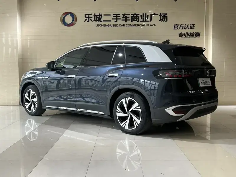 2022 Volkswagen ID.6 с пробегом 40 000 км