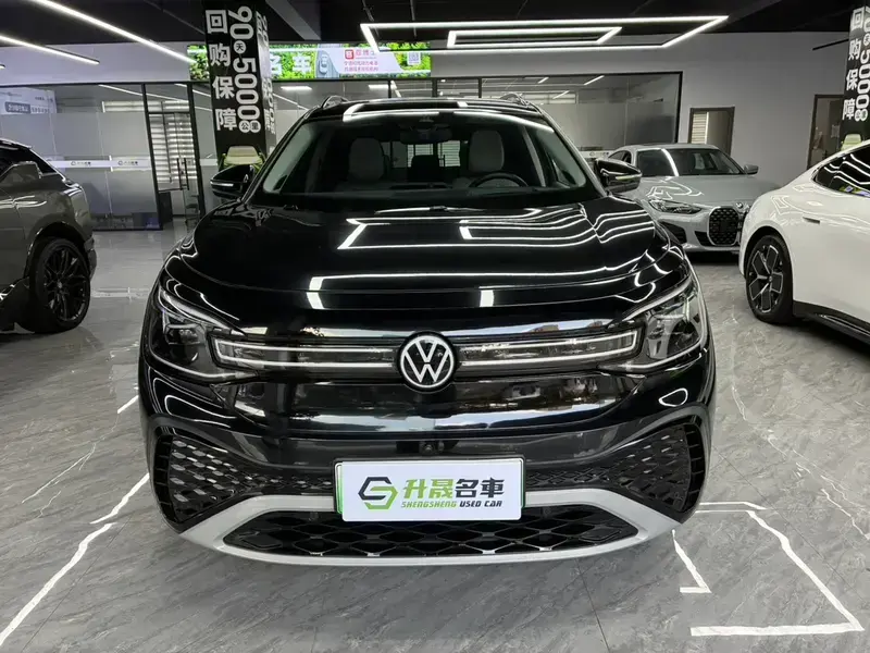 2022 Volkswagen ID.6 с пробегом 37 000 км