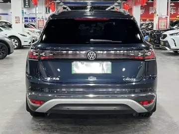 2022 Volkswagen ID.6 с пробегом 61 000 км