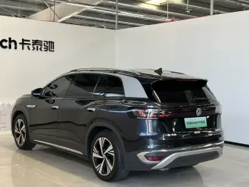 2022 Volkswagen ID.6 с пробегом 47 000 км