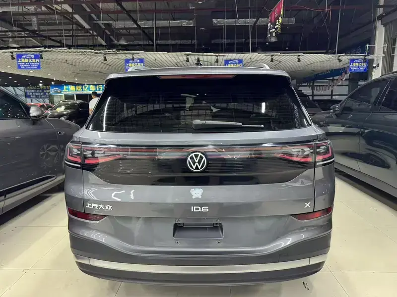 2021 Volkswagen ID.6 с пробегом 60 000 км