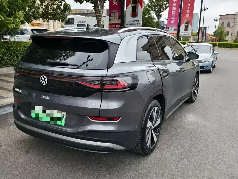 2022 Volkswagen ID.6 с пробегом 62 000 км