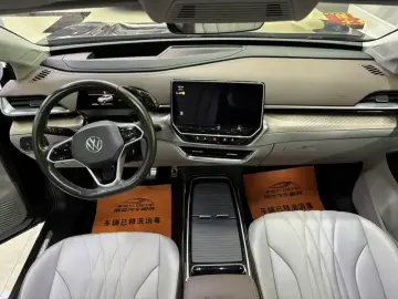 2022 Volkswagen ID.6 с пробегом 62 000 км
