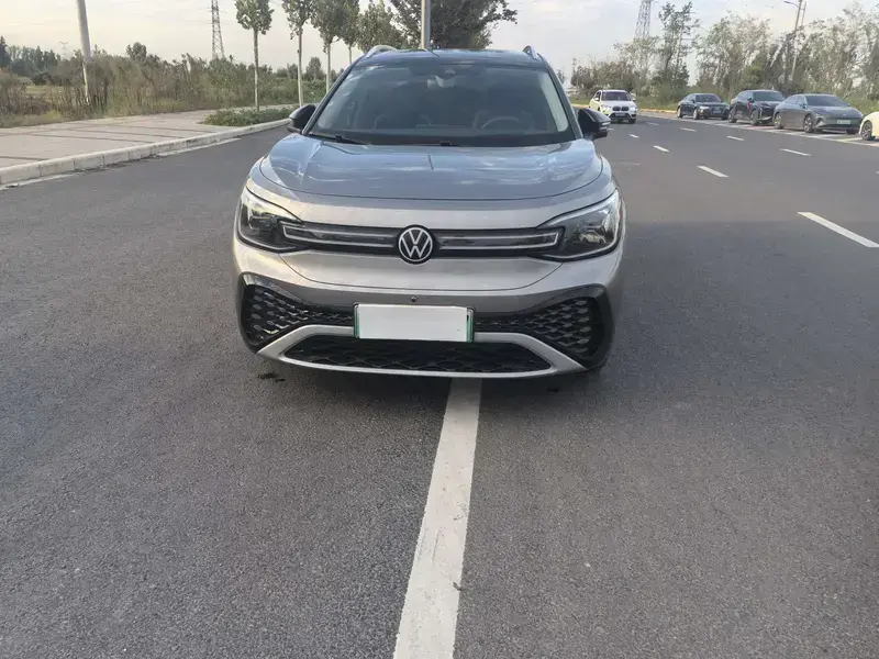 2021 Volkswagen ID.6 с пробегом 27 000 км