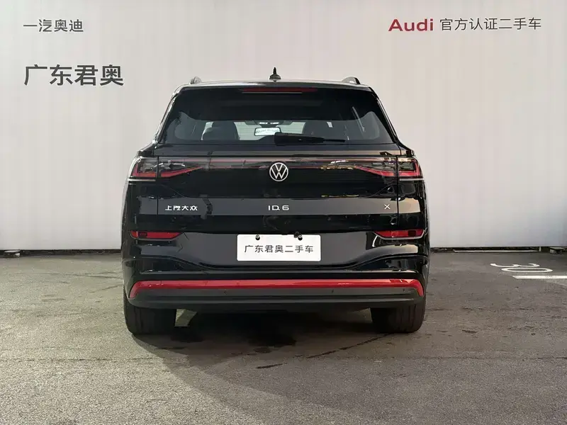 2023 Volkswagen ID.6 с пробегом 22 000 км