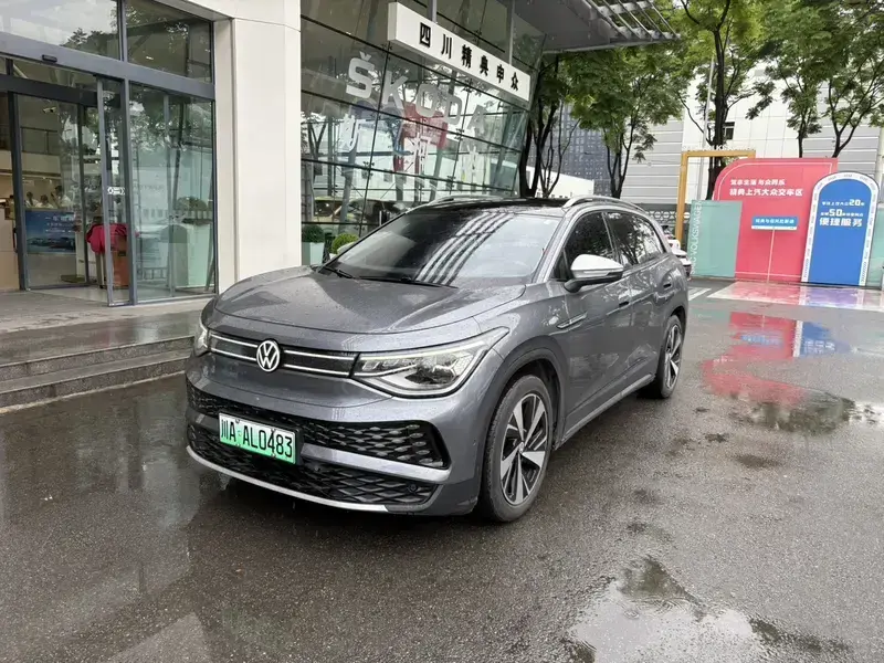 2023 Volkswagen ID.6 с пробегом 25 000 км