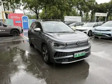 2023 Volkswagen ID.6 с пробегом 25 000 км