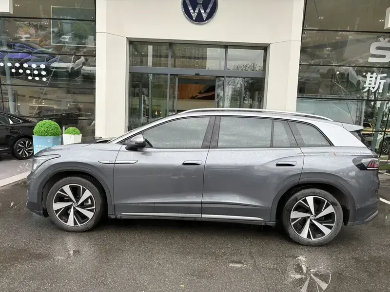 2023 Volkswagen ID.6 с пробегом 25 000 км