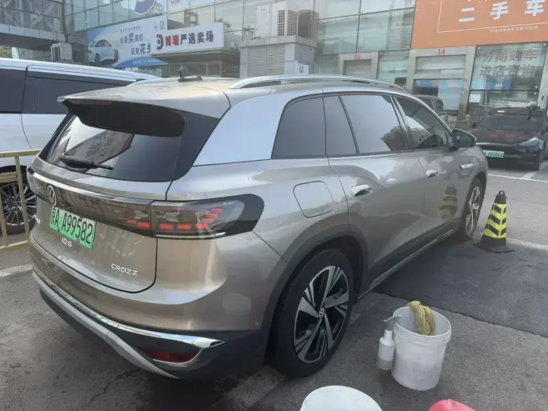 2022 Volkswagen ID.6 с пробегом 55 000 км