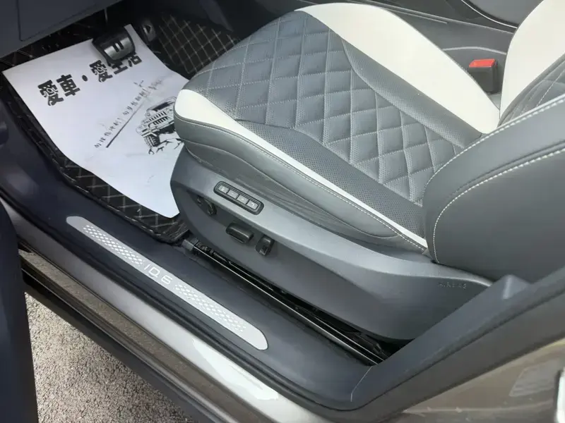 2022 Volkswagen ID.6 с пробегом 55 000 км