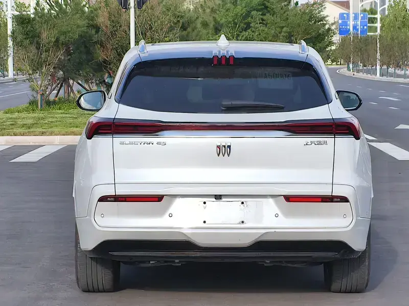 2025 Buick Electra E5 с пробегом 19 000 км