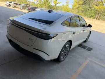 2026 BYD Seal 07 с пробегом 3 500 км