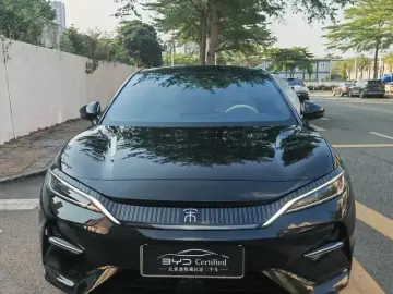 2025 BYD Song L с пробегом 35 000 км