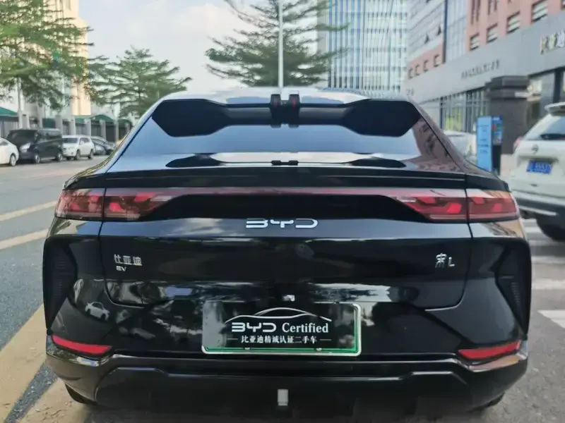 2025 BYD Song L с пробегом 35 000 км