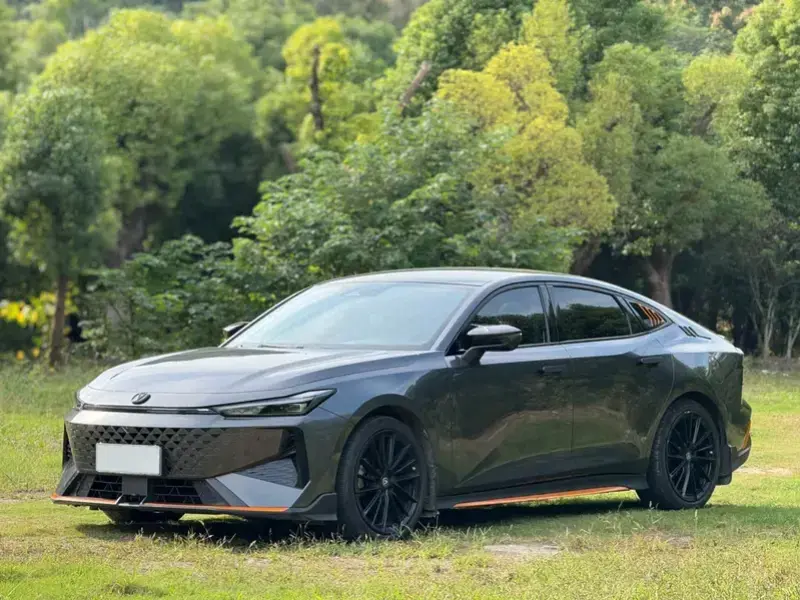 2024 Changan UNI-V с пробегом 33 000 км